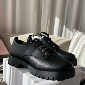 Black Lace-Up Chunky Oxford Shoes